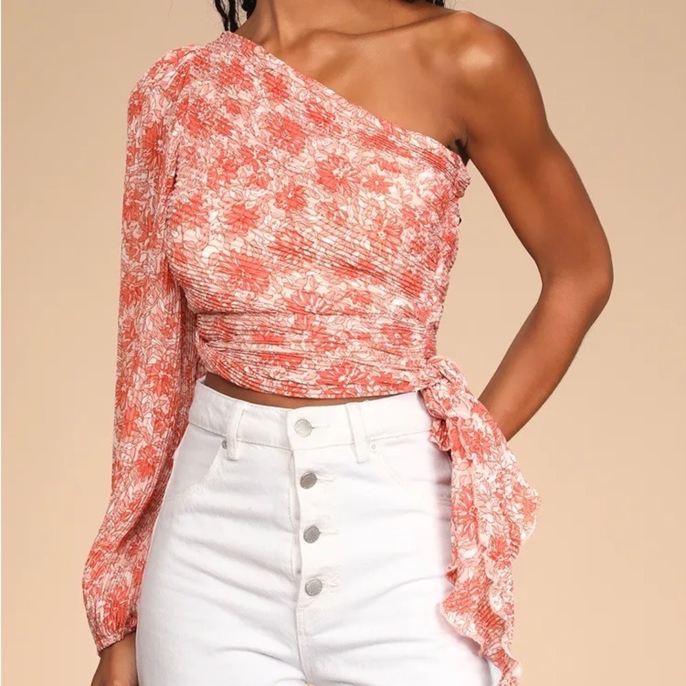NWT - Lulu’s XS — One-Shoulder Crop Top Summer Blouse